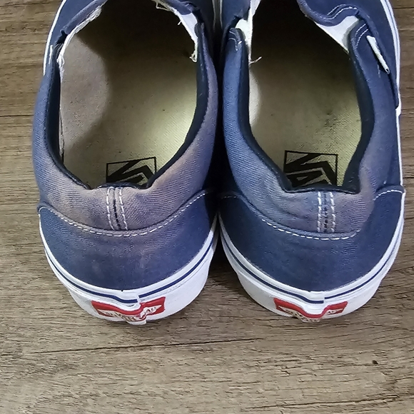 Vans - Picture 3 of 4